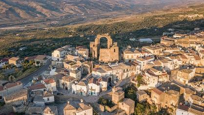 I spent a month living in Southern Italy's forgotten cave town | Stuff