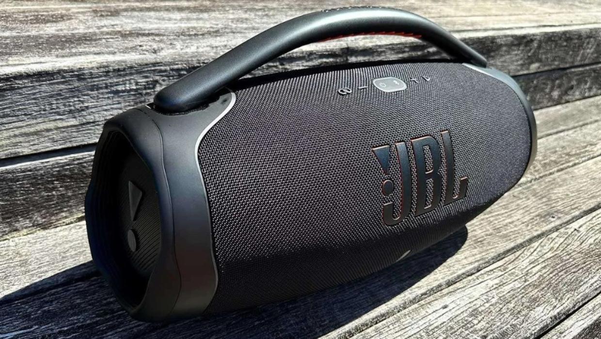 JBL CLIP 4 Review And Compared To Clip 3, Sound Battle