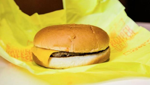 I ate the cheapest cheeseburgers from McDonald's, Wendy's, and Burger King  in the US - Wendy's was best by a slice
